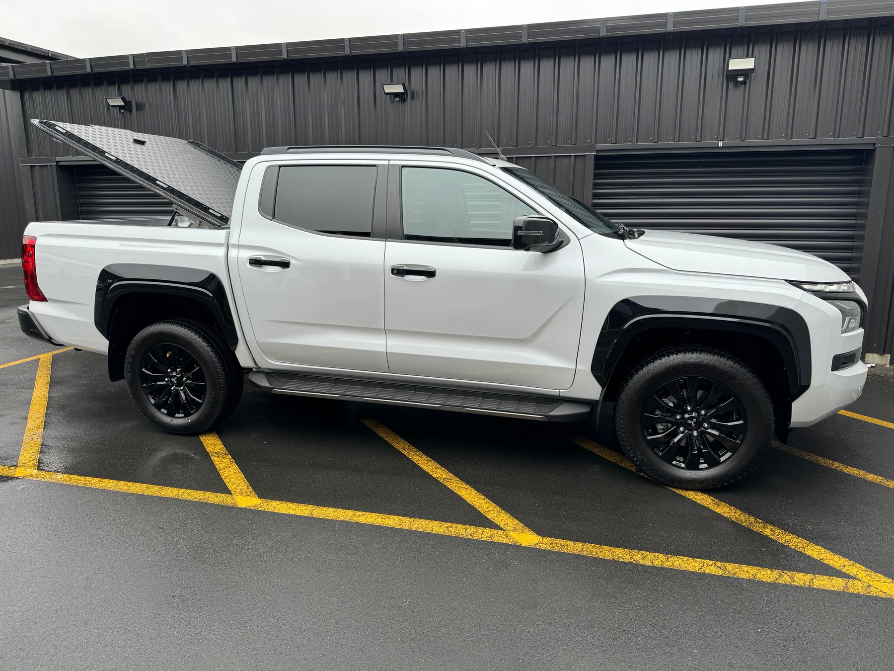 MAC300 (MT24) 2024+ Mitsubishi Triton