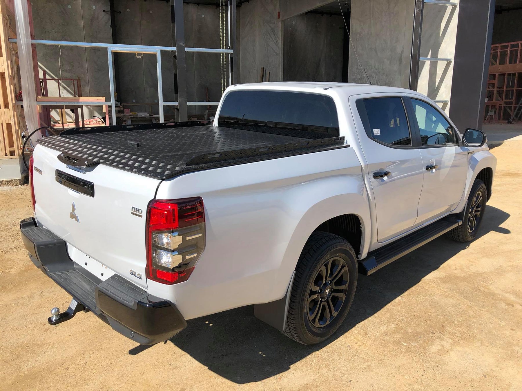 MAC300 (MT17) 15-24 Mitsubishi Triton