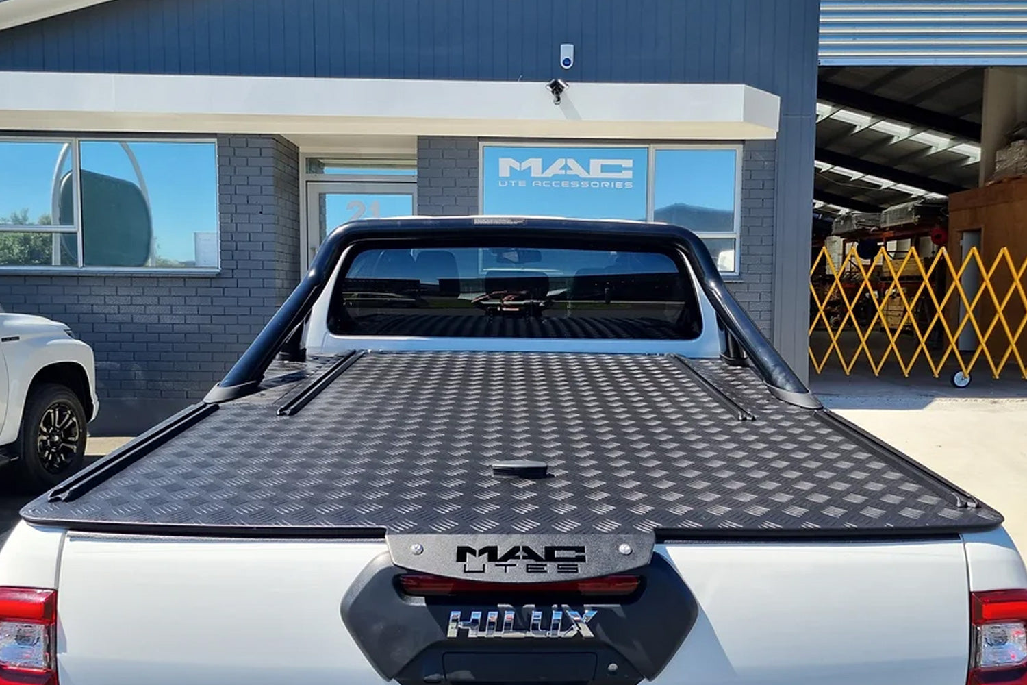 MAC230FR - (TH17FR) 15+ Toyota Hilux SR5 / GR Sport