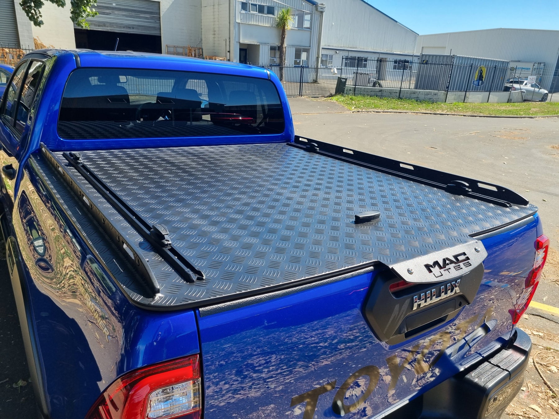 MAC300 (TH17) 15+ Toyota Hilux SR5 / GR Sport