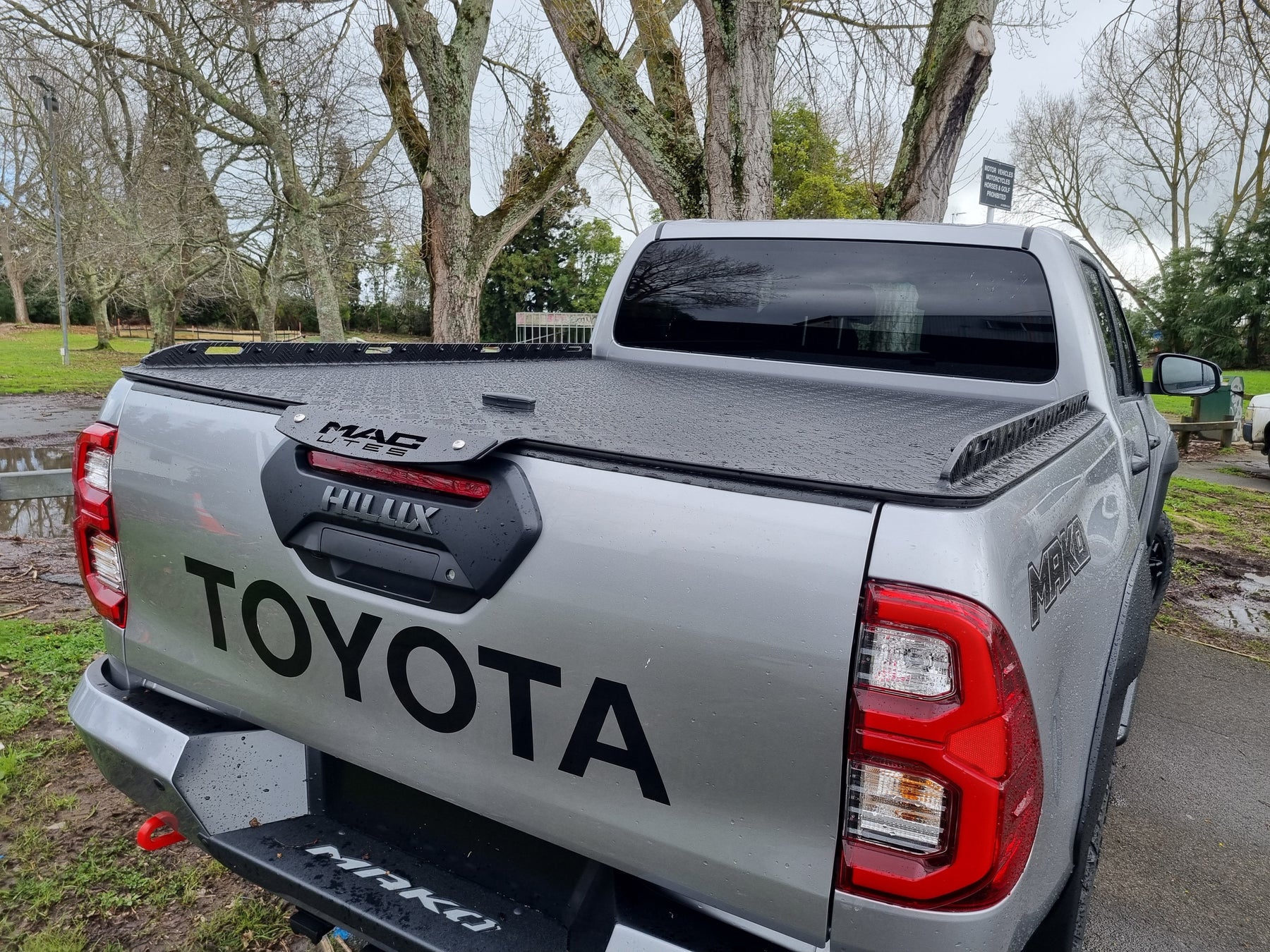 MAC300 (TH17) 15+ Toyota Hilux SR5 / GR Sport