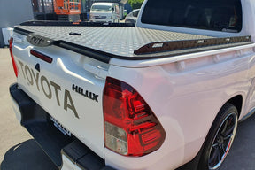 MAC300 (TH17J) 15+ Toyota Hilux SR & Workmate