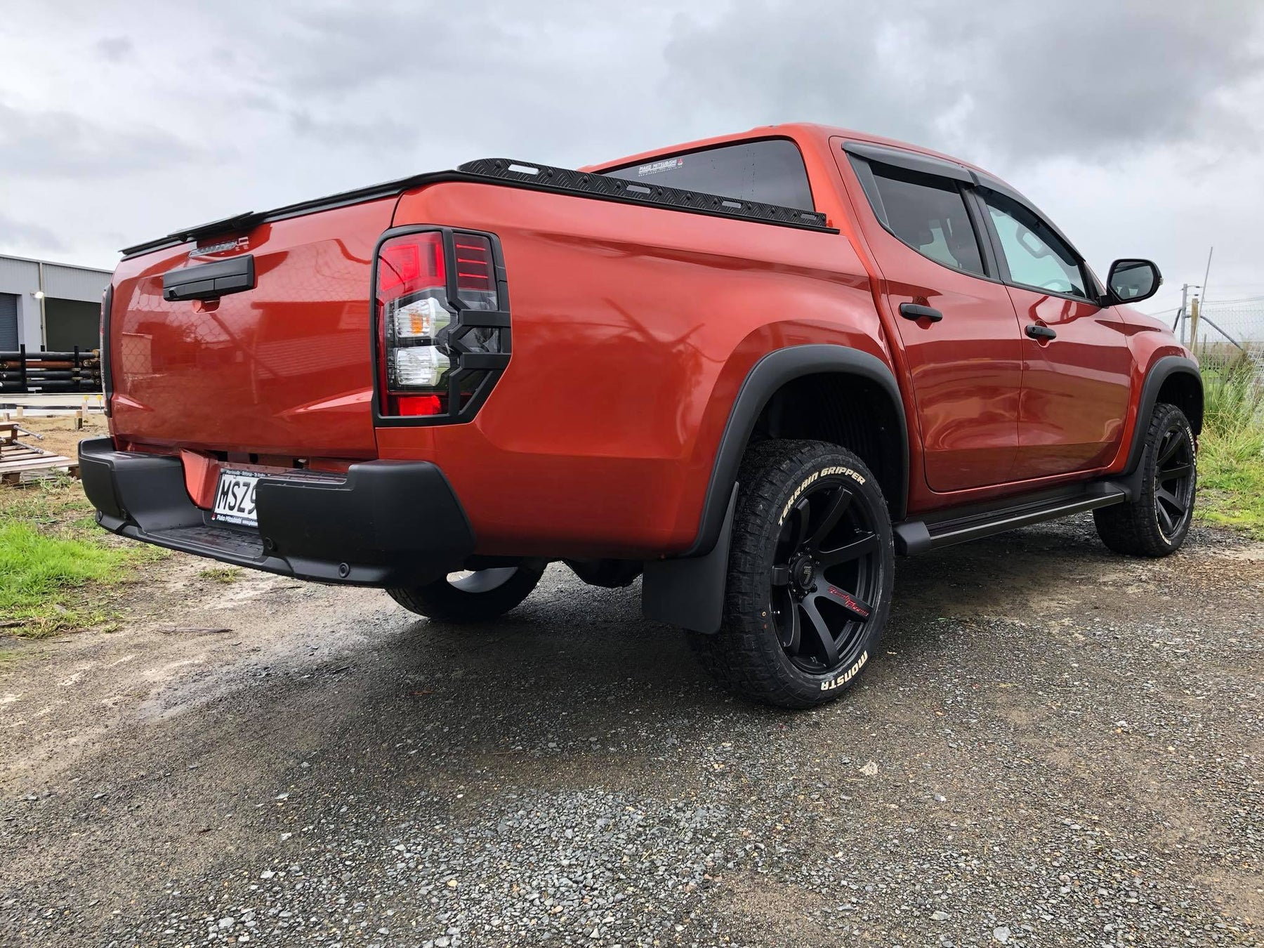 MAC300 (MT17) 15-24 Mitsubishi Triton