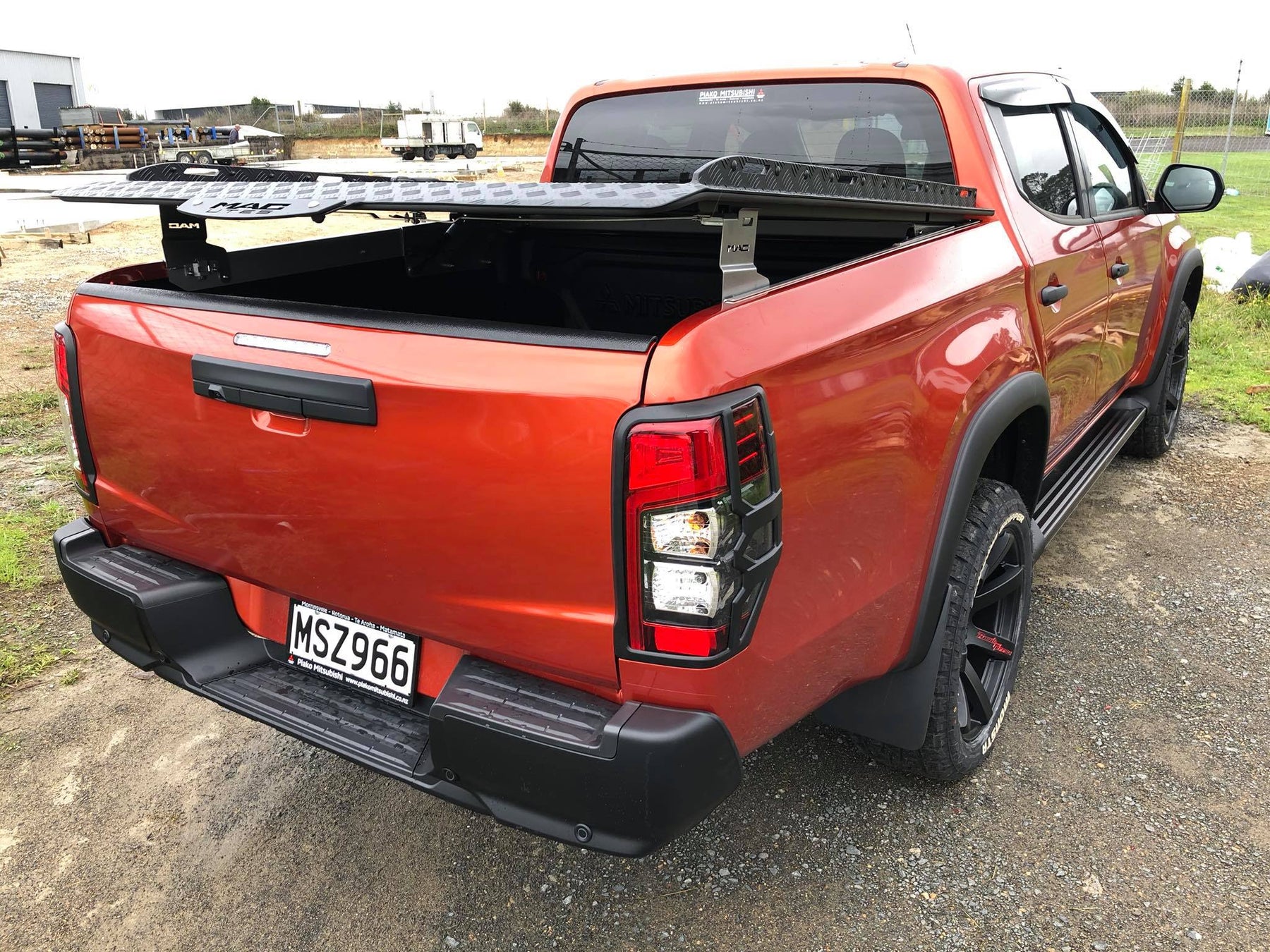 MAC300 (MT17) 15-24 Mitsubishi Triton