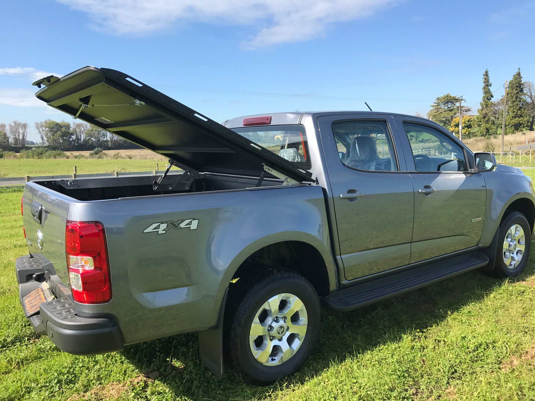 MAC300 (HC17) 12-22 Holden Colorado