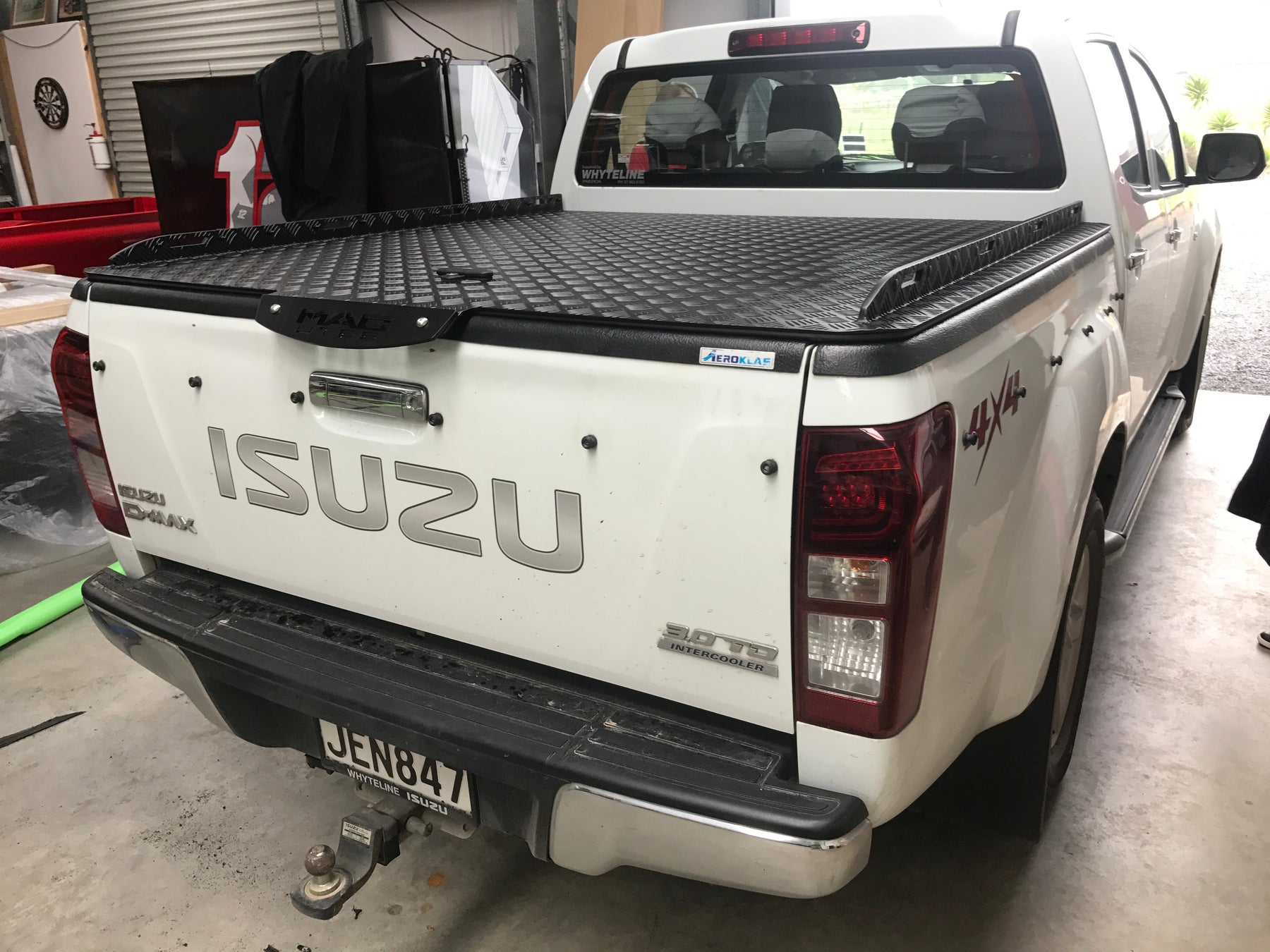 MAC300 (ID17) 12 - 20 Izusu D-Max